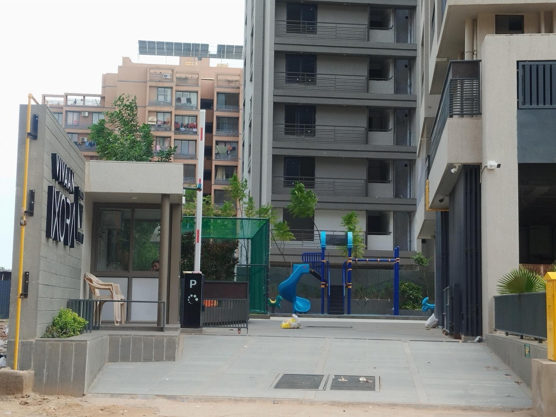 Vivaan Ixora - side view in Ahmedabad