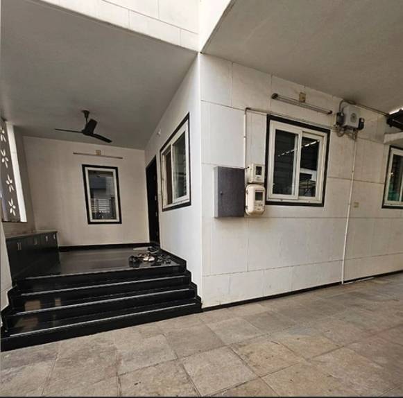 4 BHK House/Villa - side view in Vadodara