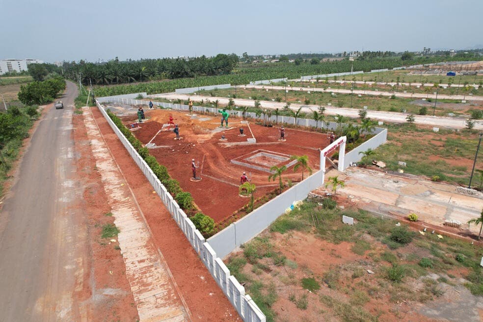Agricultural Land Resale in kanuru, Vijayawada - Sri Bhramara Regal City RESALE Residential land / Plot i